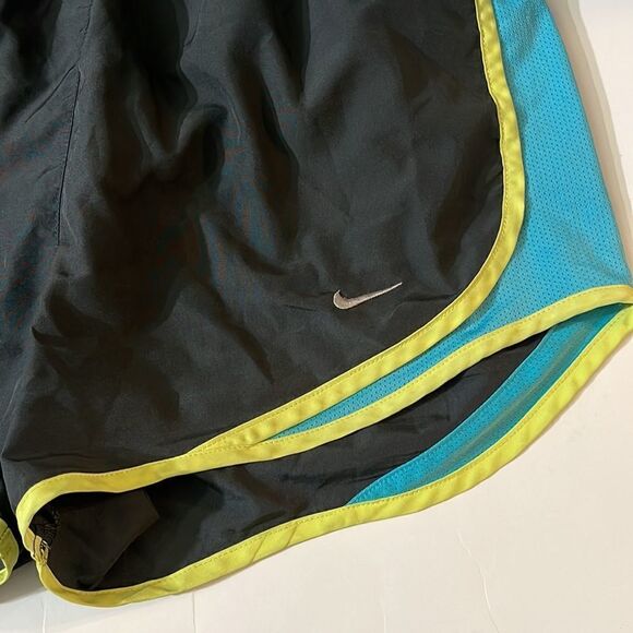 Nike DriFit Tempo Running Shorts S - Picture 2 of 4